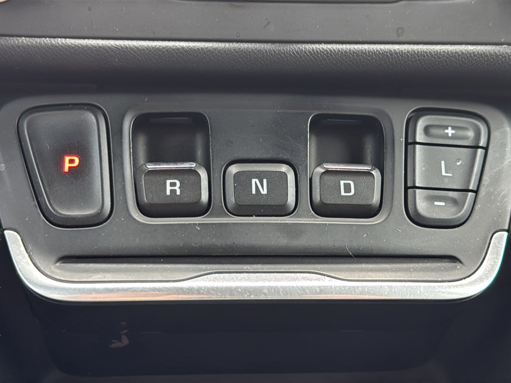 Used 2019 Blue GMC SLE image 23