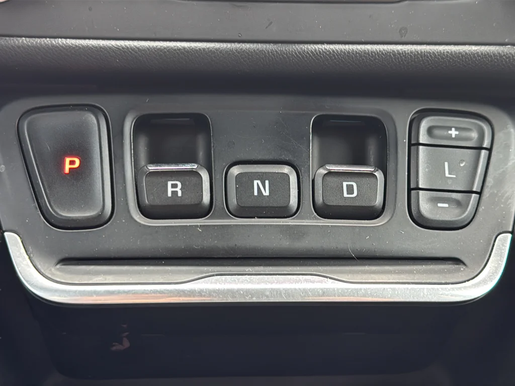 Used 2019 Blue GMC SLE image 23