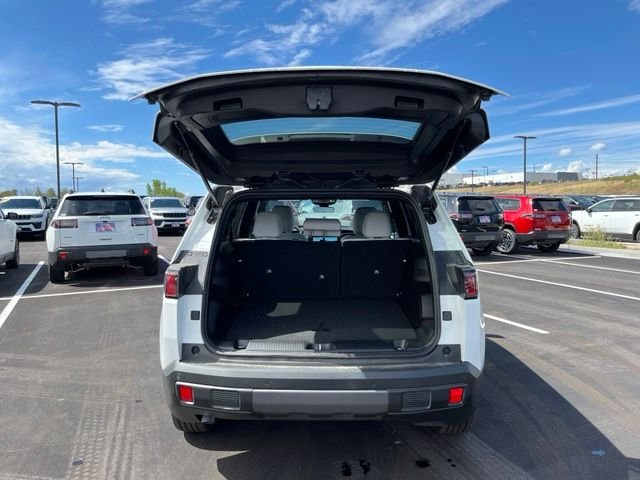 New 2026 Bright White Clearcoat Jeep Laredo image 23