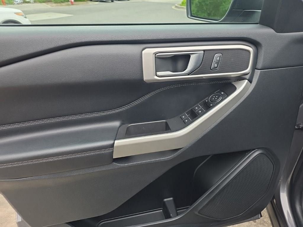 Used 2022 Gray Ford XLT image 17