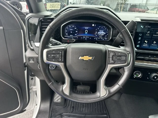 Used 2022 White Chevrolet LT image 15