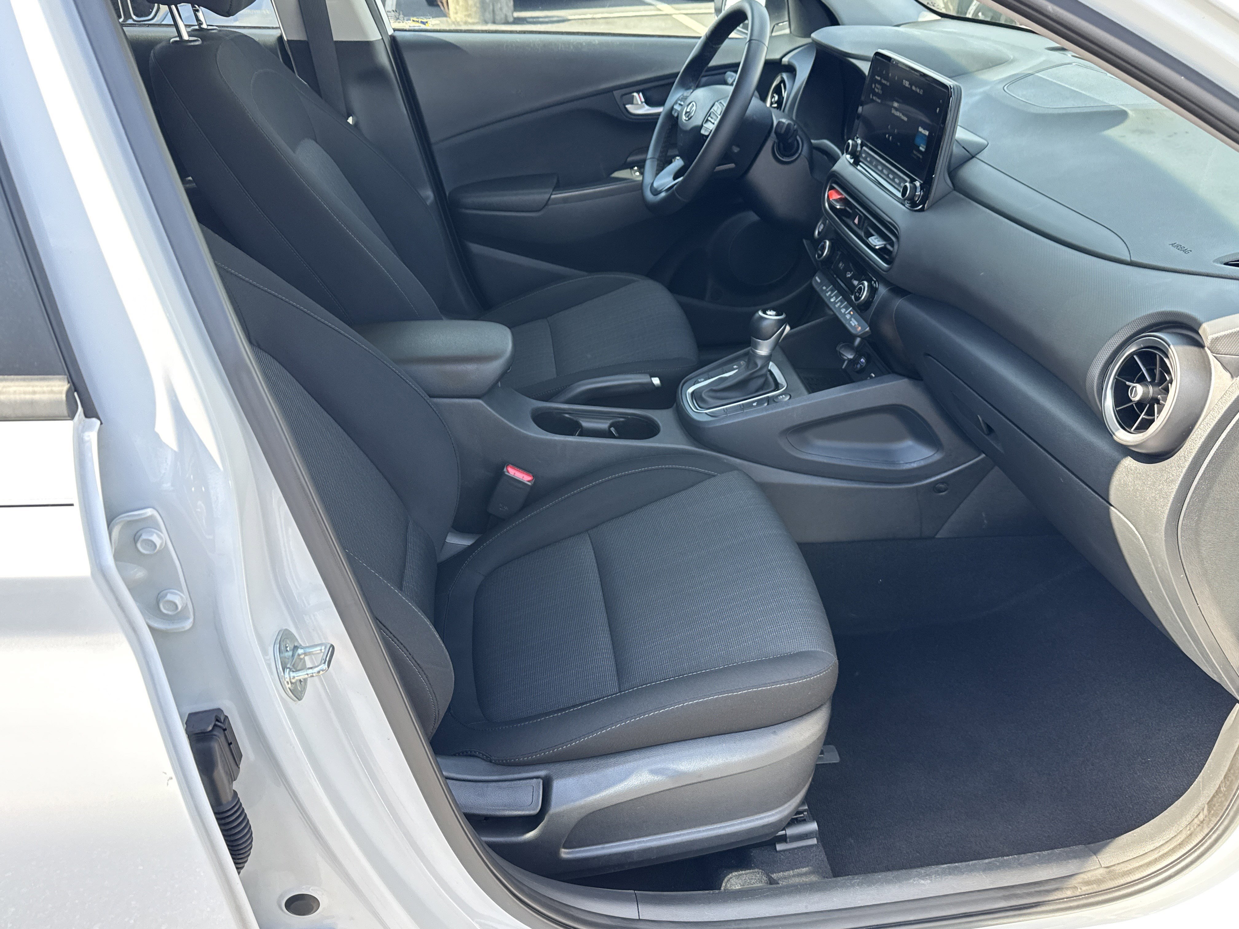 Used 2023 Lunar White Hyundai SEL image 17