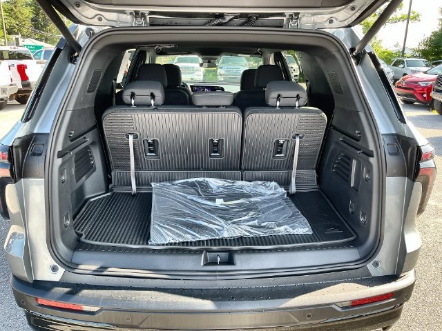 2026 Chevrolet Traverse photo 22 of 37