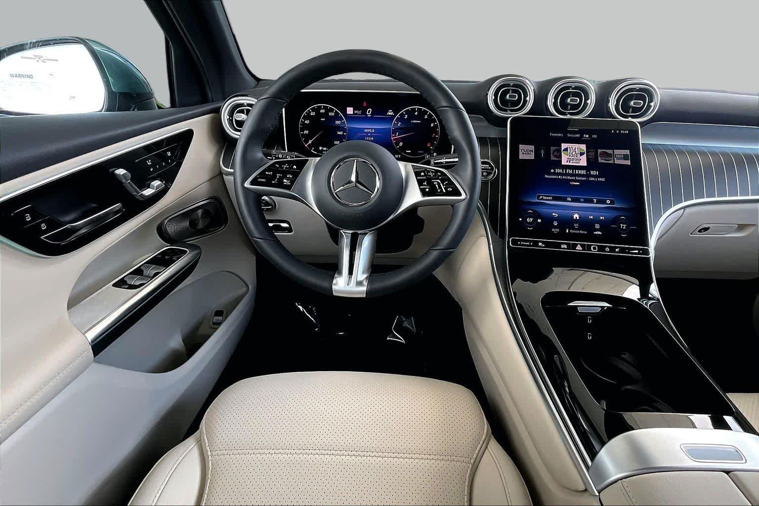 Used 2026 Verde Silver Metallic Mercedes-Benz GLC 300 image 6
