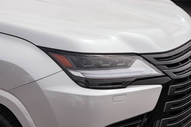 New 2026 Eminent White Pearl Lexus LX 700h LUXURY image 11