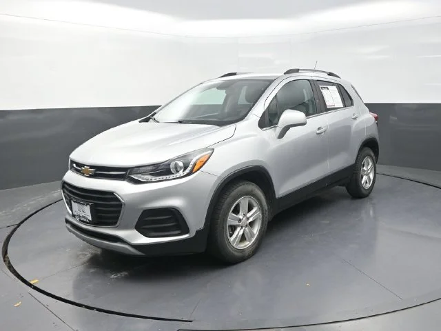 Used 2020 Silver Chevrolet LT image 5