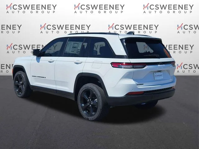 New 2025 Bright White Clear-Coat Exterior Paint Jeep Altitude image 3