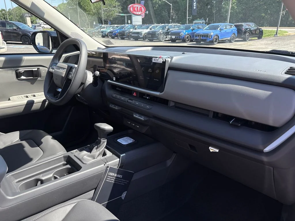 New 2027 White Kia EX image 32