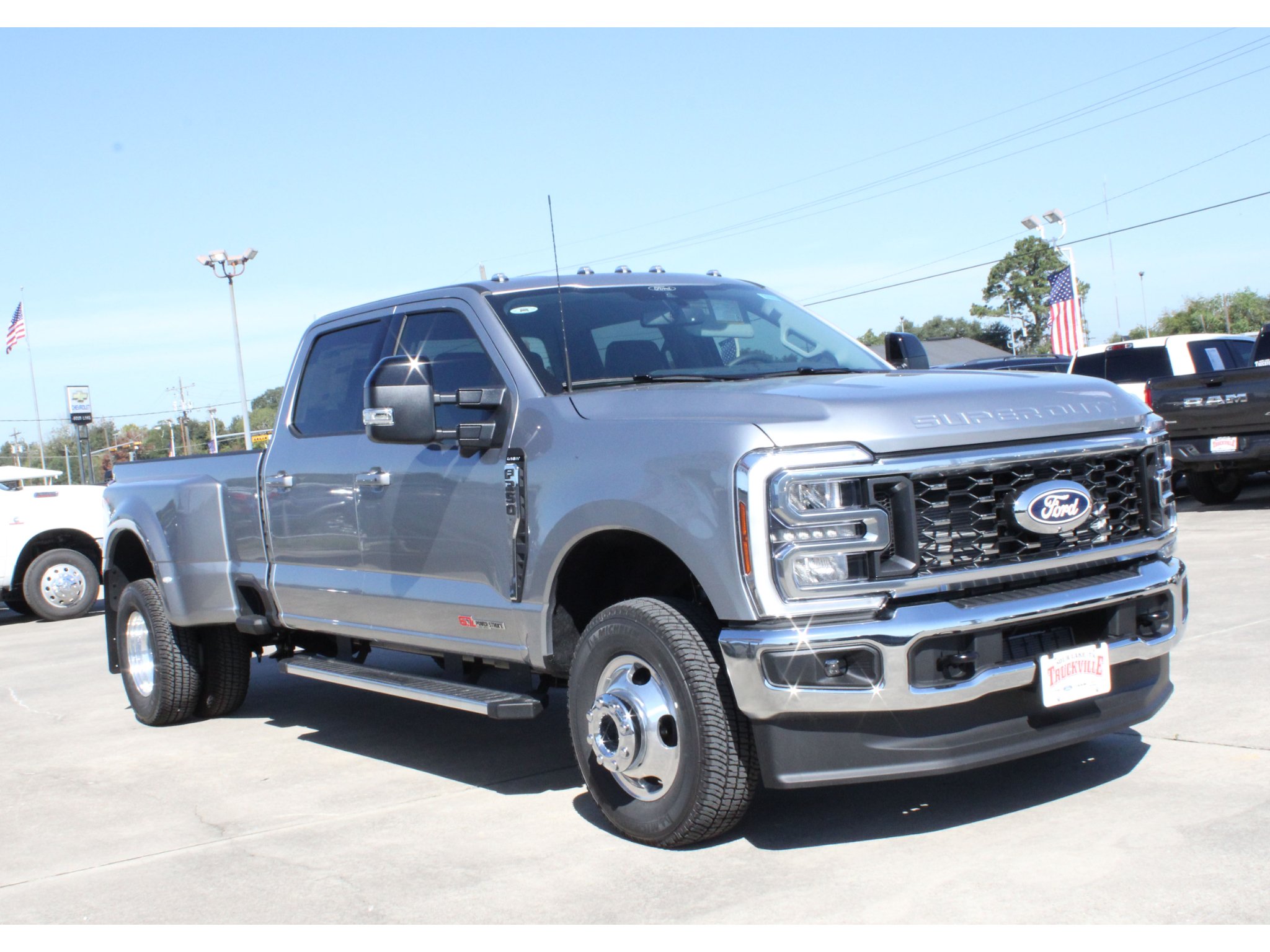 New 2027 Iconic Silver Metallic Ford LARIAT image 22
