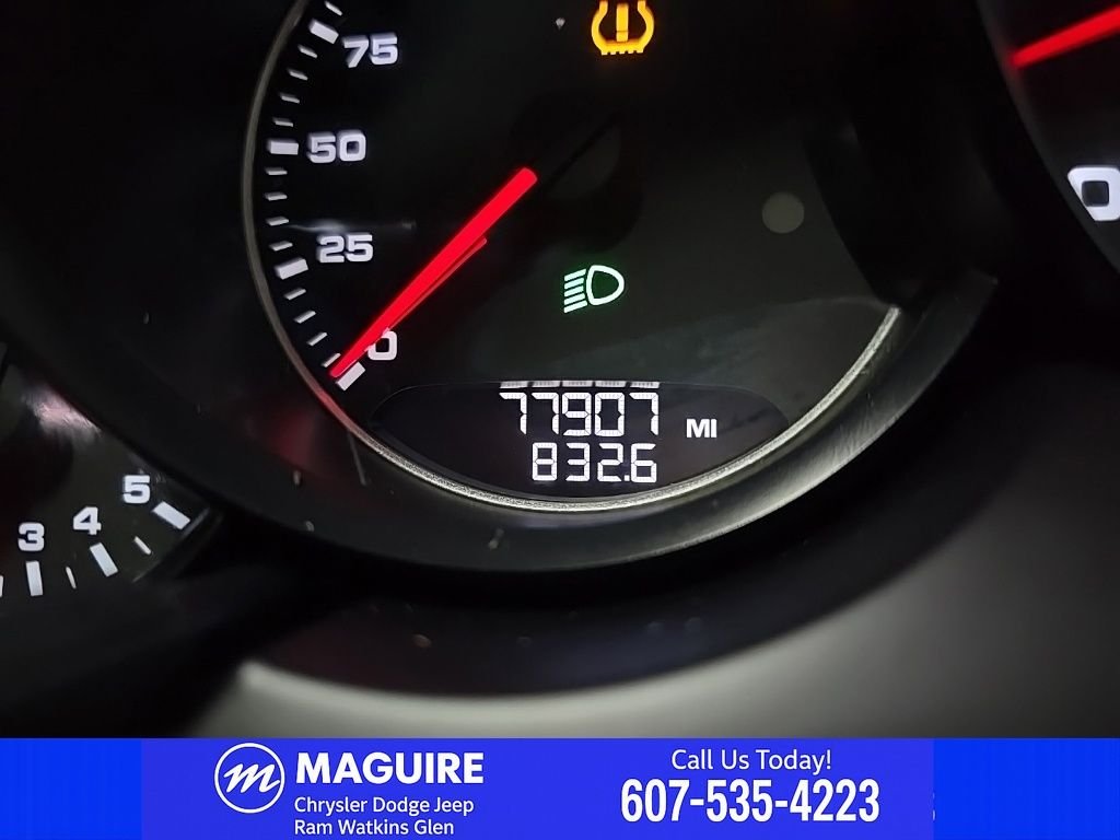 Used 2017 Moonlight Blue Metallic Porsche Base image 28