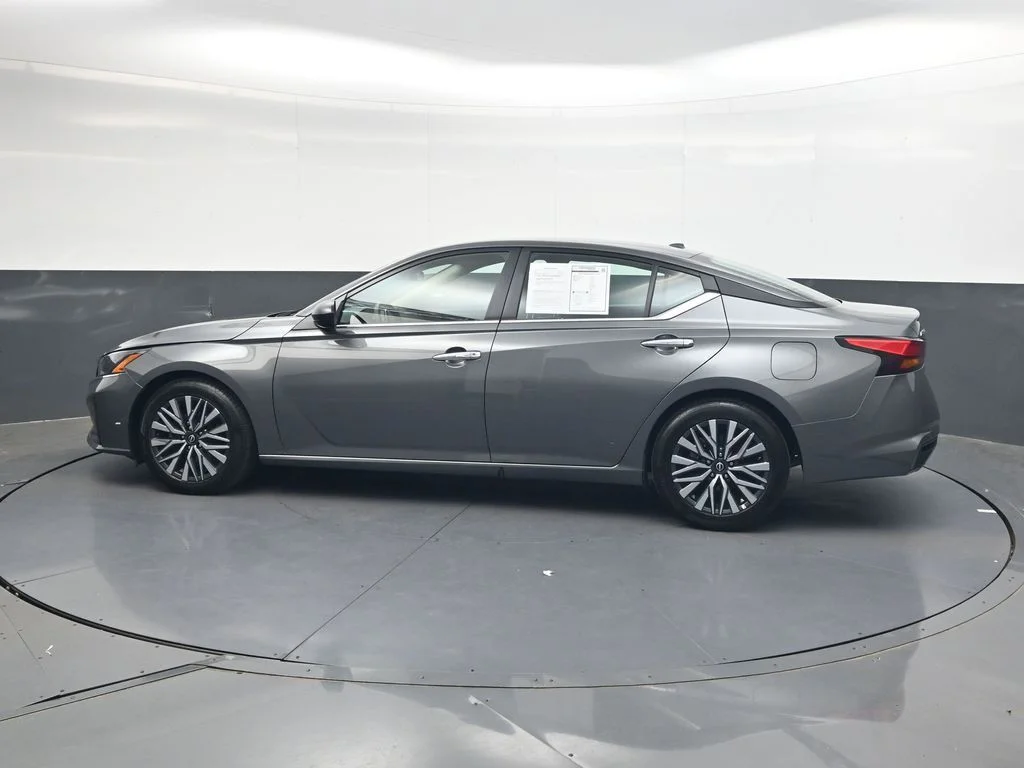 Used 2025 Gray Nissan 2.5 SV image 10