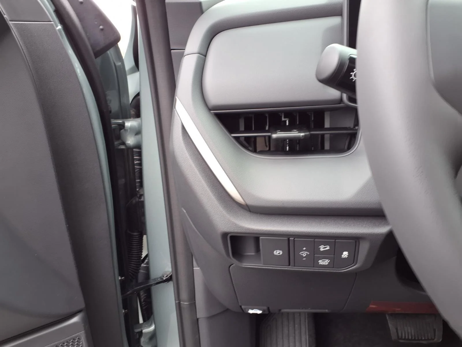 New 2027 Iceberg Green Kia X-Line SX image 9