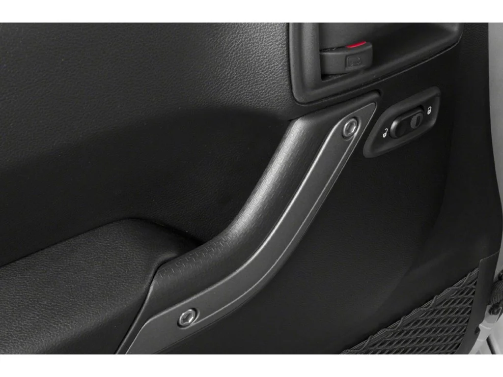 Used 2018 Granite Crystal M Jeep Sport image 13