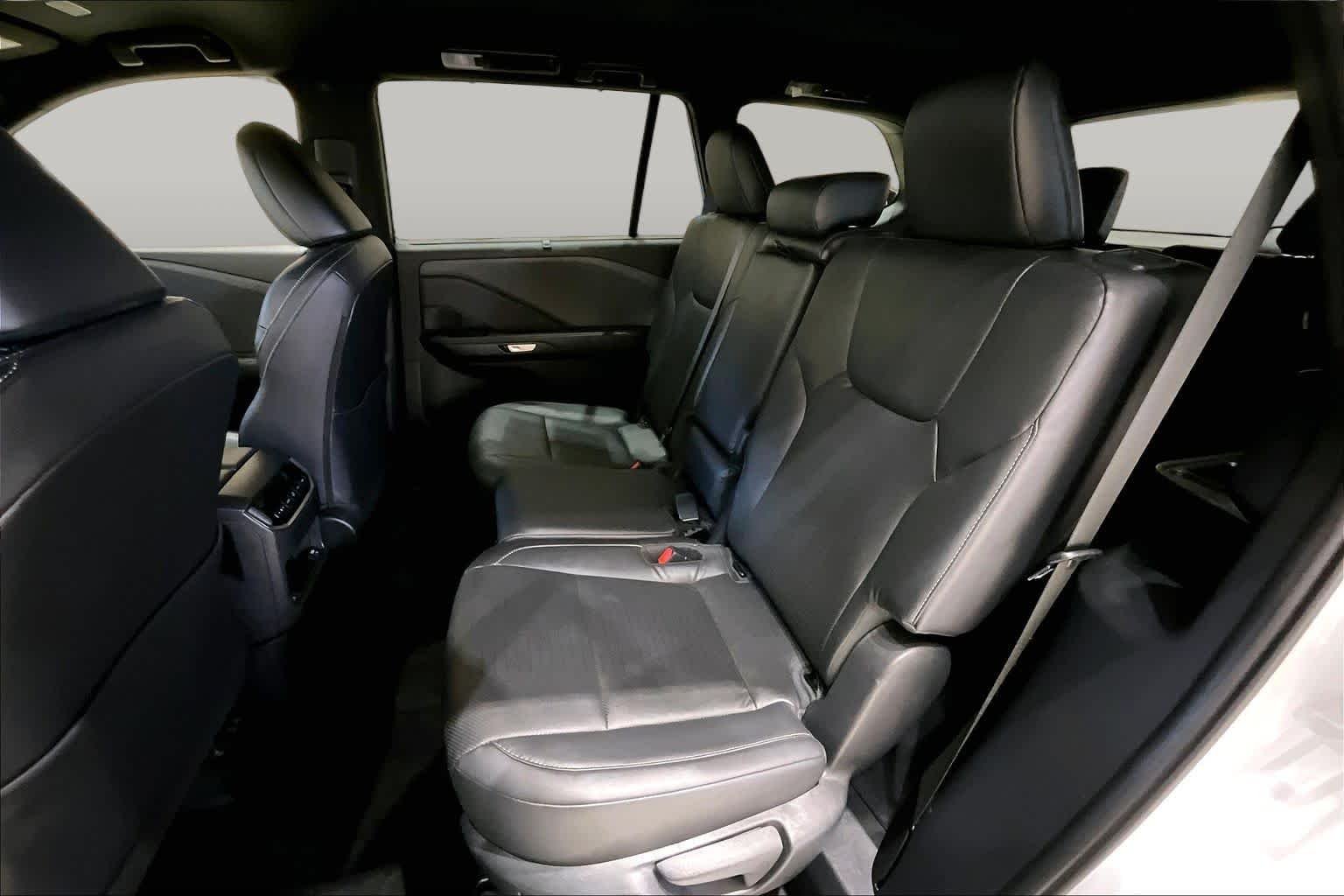 Certified Used 2025 Wind Chill Pearl Lexus  image 18