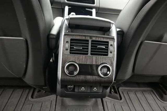 Used 2022 Black Land Rover HSE Silver Edition image 16