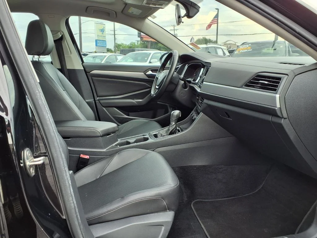 Used 2019 Black Volkswagen  image 6