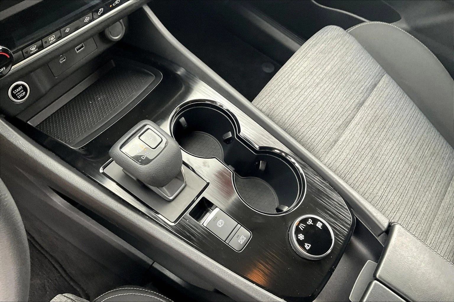 2023 Nissan Rogue SV - Photo 22