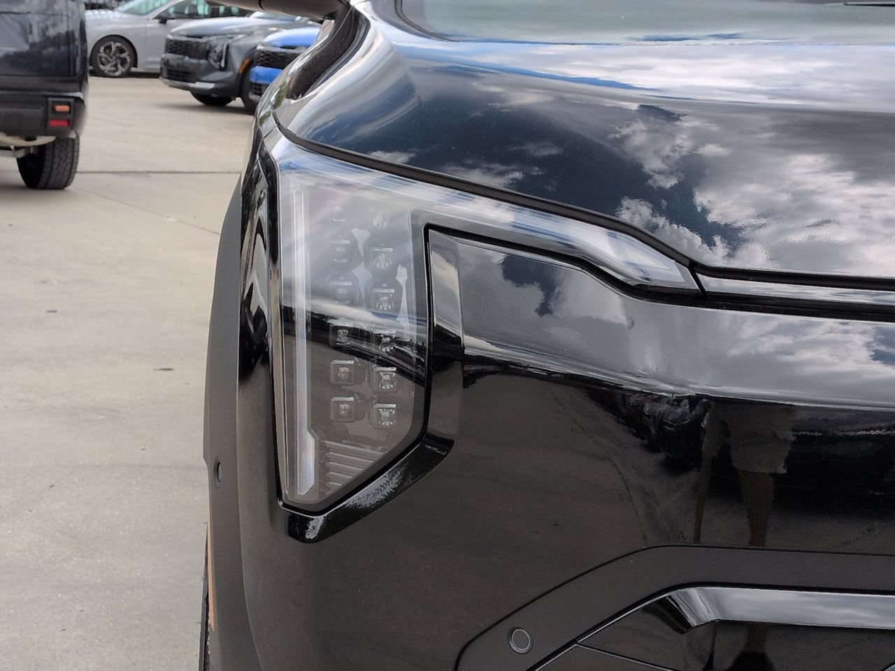 New 2027 Aurora Black Pearl Kia Land image 10