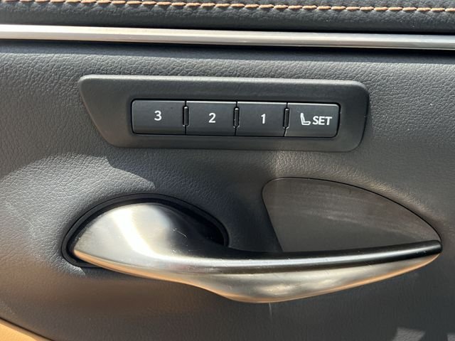 Used 2022 White Lexus 350 image 38
