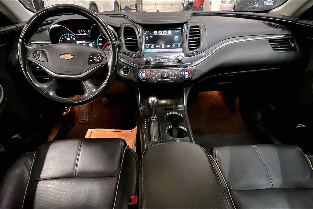 Used 2019 Gray Chevrolet Premier image 15