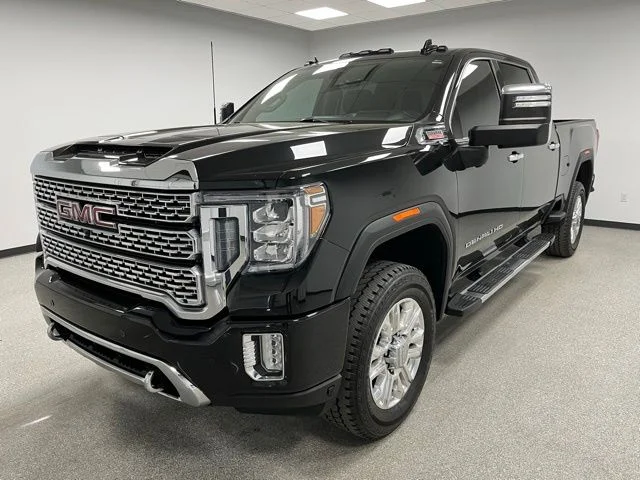 Used 2022 Black GMC Denali image 4