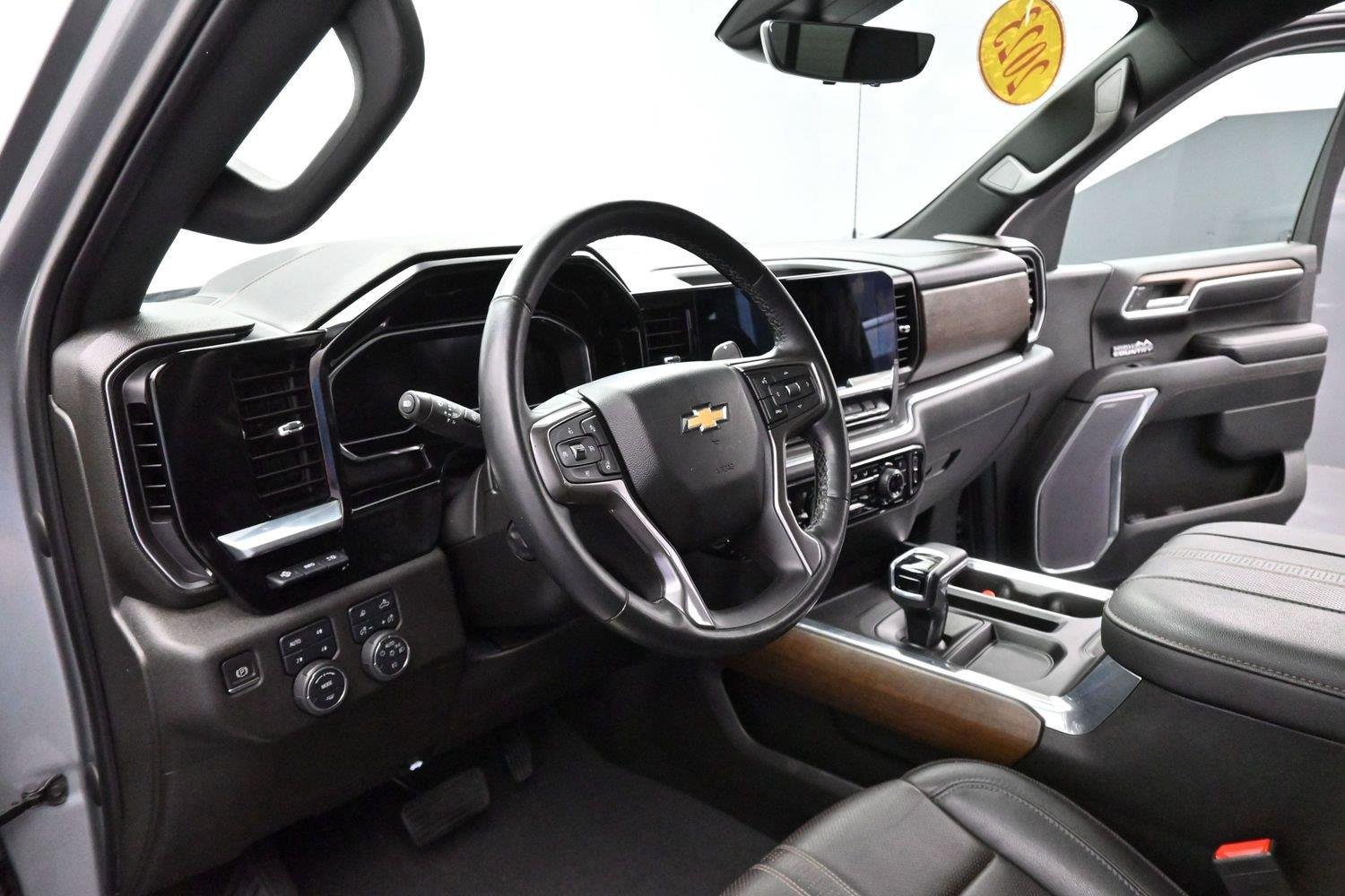 Used 2023 STERLING GRAY METALLIC Chevrolet High Country image 15