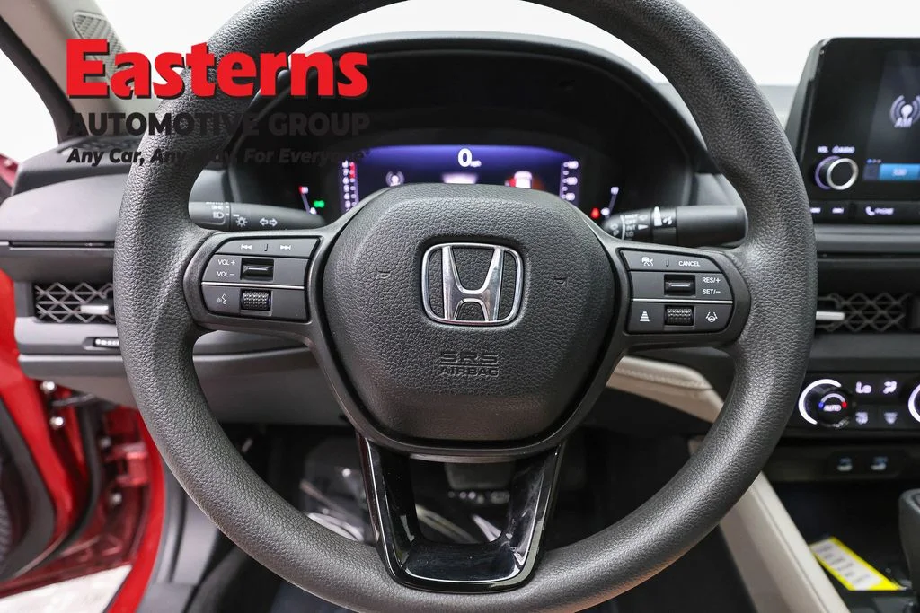 Used 2025 Red Honda SE image 10
