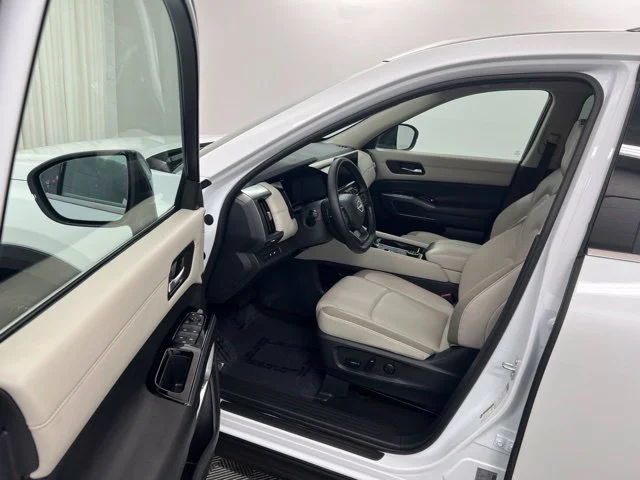 Used 2026 White Nissan SL image 12