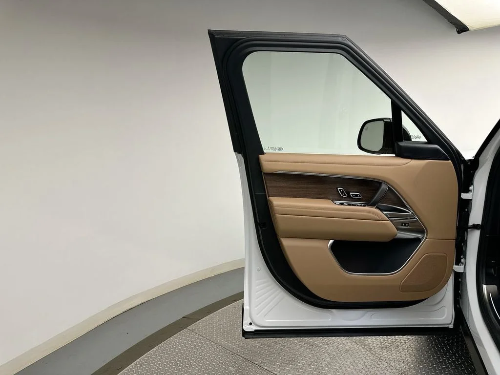 2026 Land Rover Range Rover SE - Photo 9