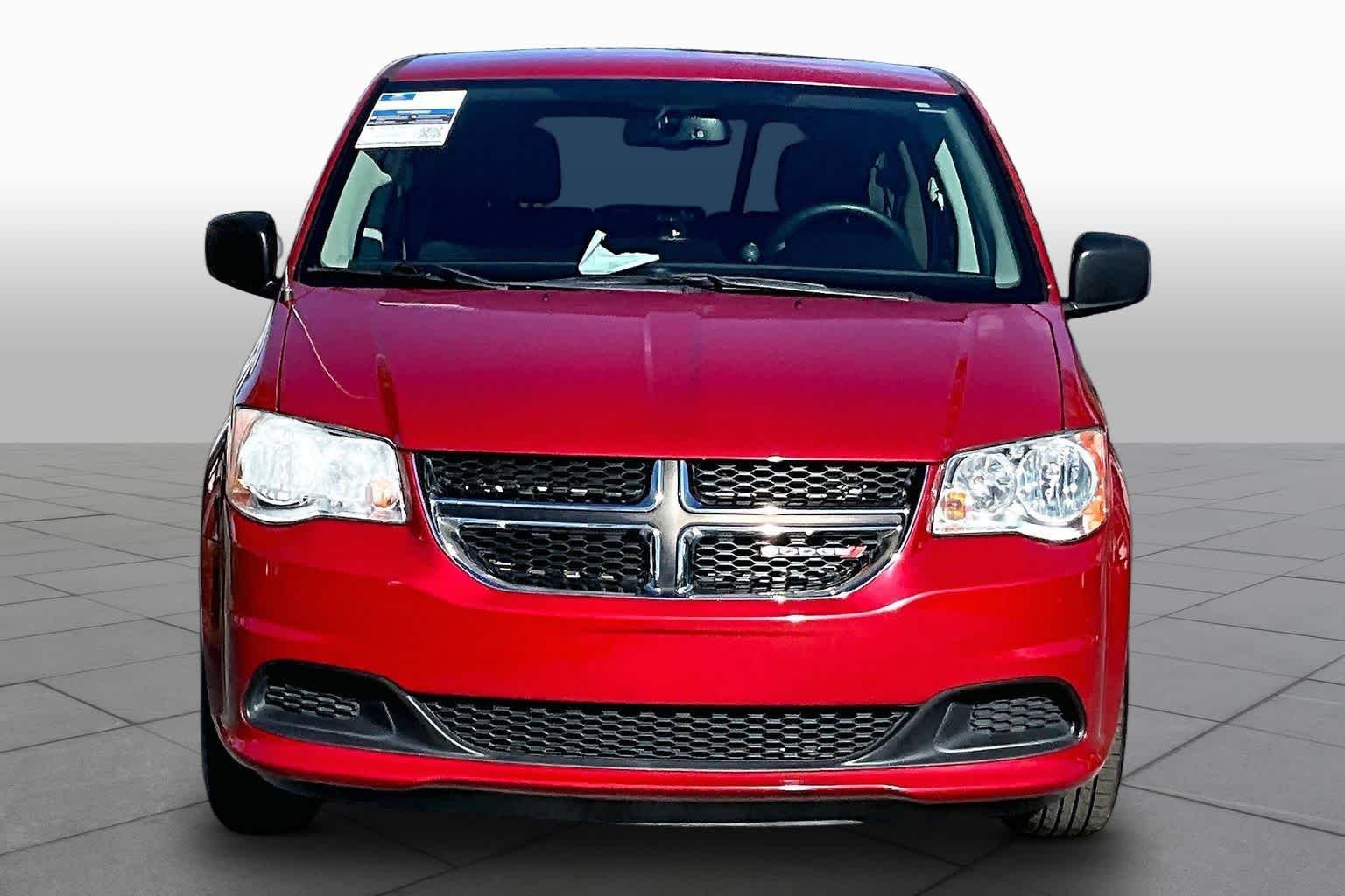 Pre-Owned 2016 Dodge Grand Caravan SE