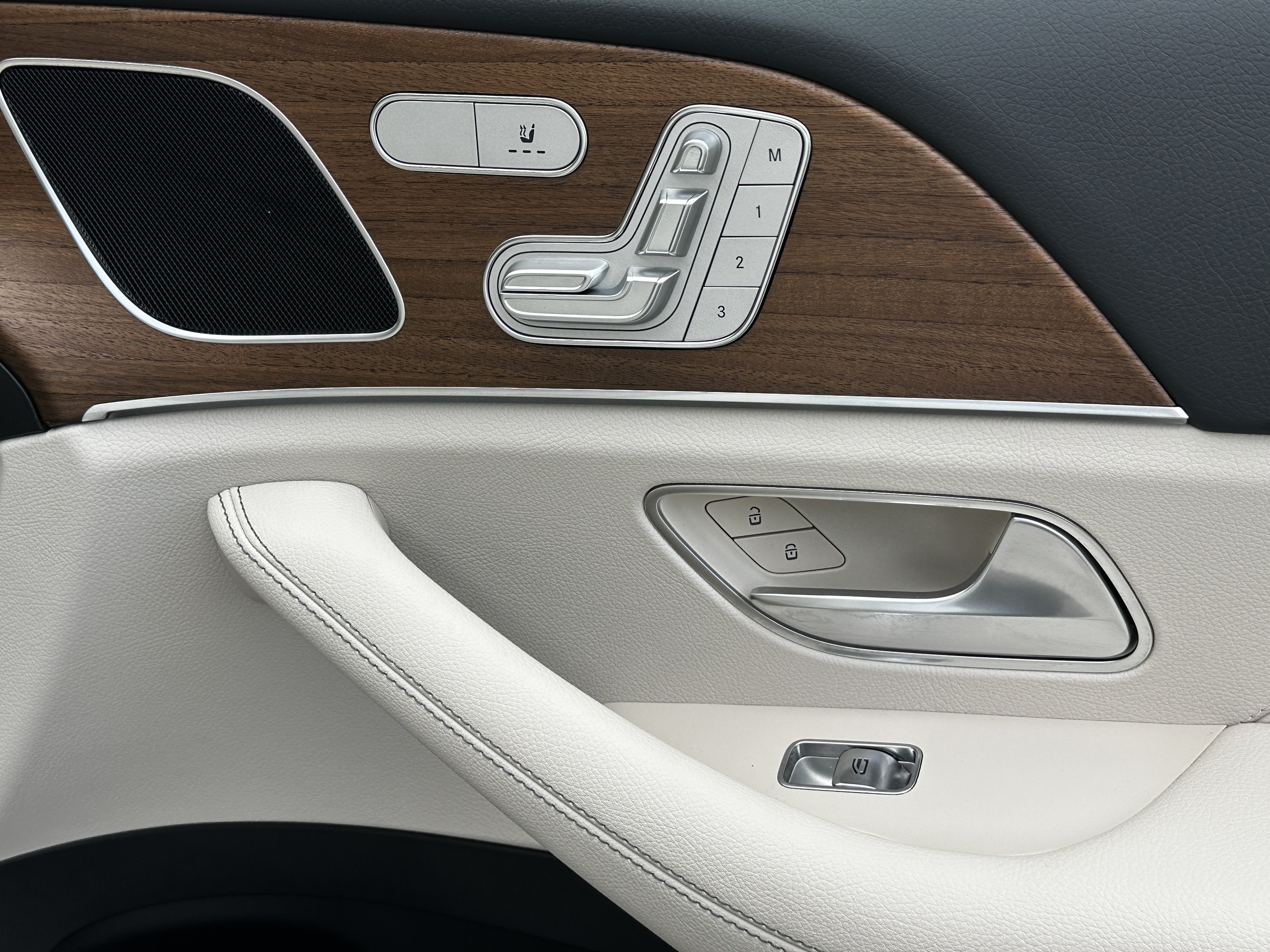 Certified Used 2026 White Mercedes-Benz GLE 450e image 17