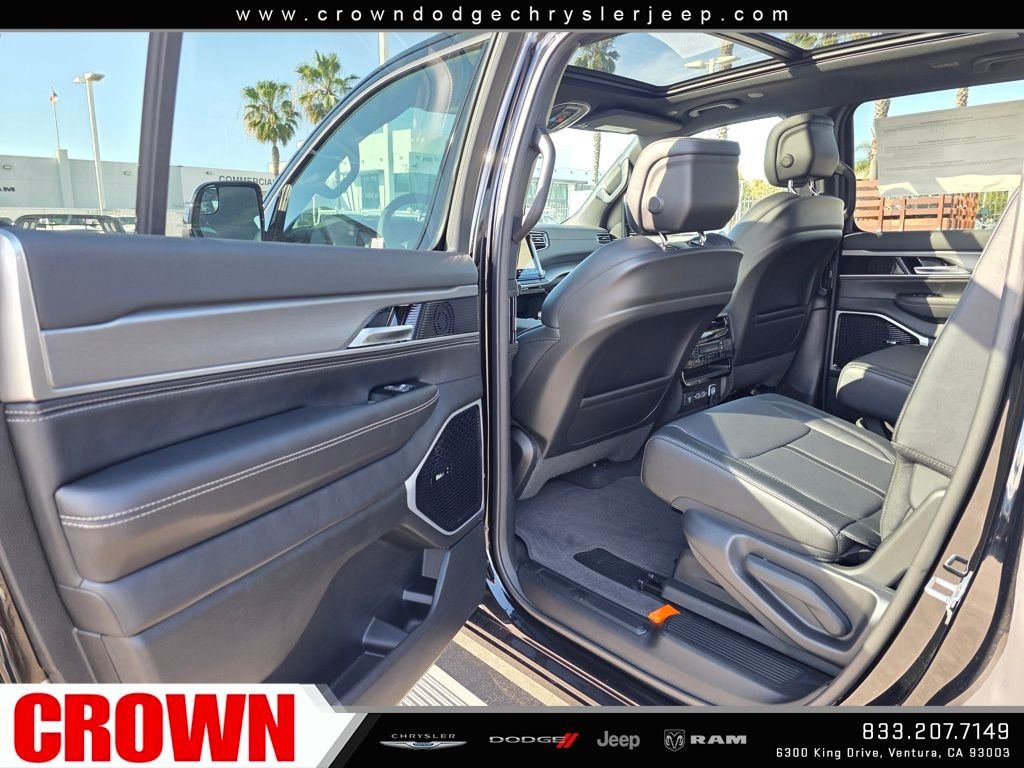 New 2026 High Gloss Black Exterior Paint Jeep Limited Altitude image 15