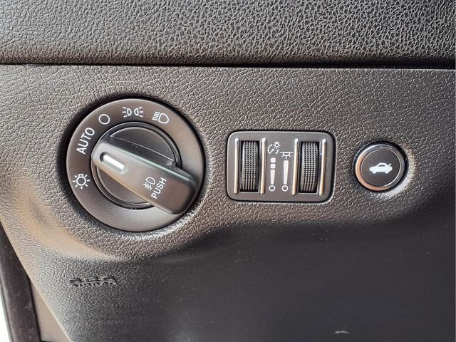 Used 2022 White Dodge R/T Scat Pack image 24