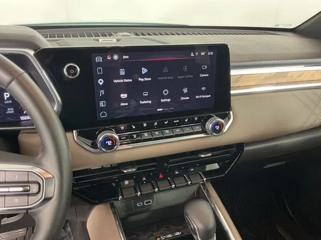 Used 2024 White GMC Denali image 19