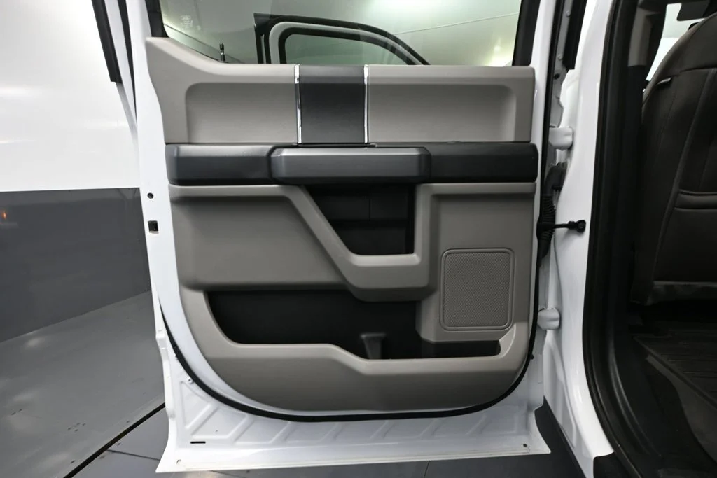 Used 2020 White Ford XLT image 28