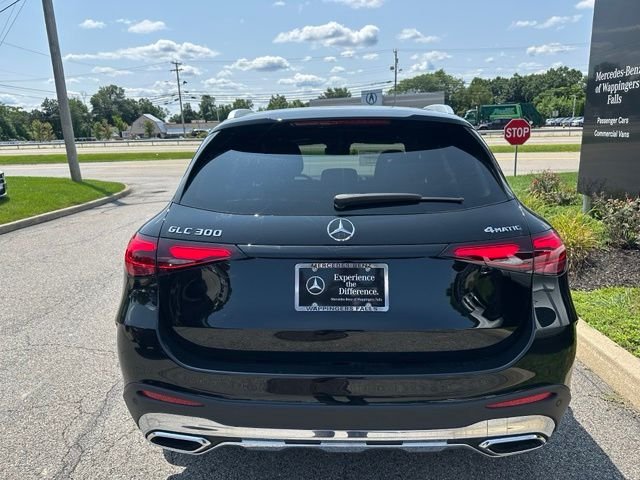 New 2026 Black Mercedes-Benz GLC 300 image 4
