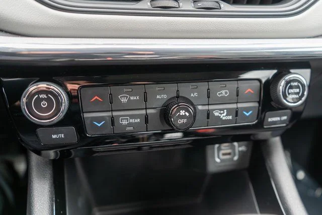 Used 2022 White Jeep Limited image 25
