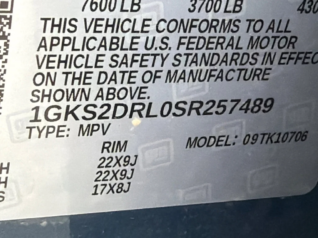Used 2025 Blue GMC Denali image 32