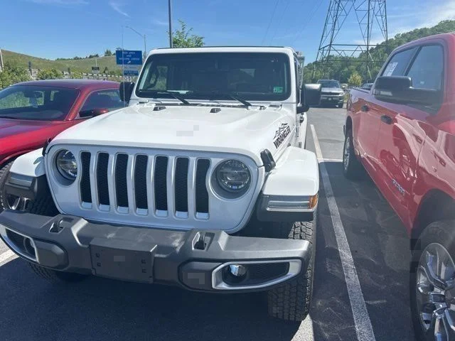 Used 2021 White Jeep Unlimited Sahara image 9