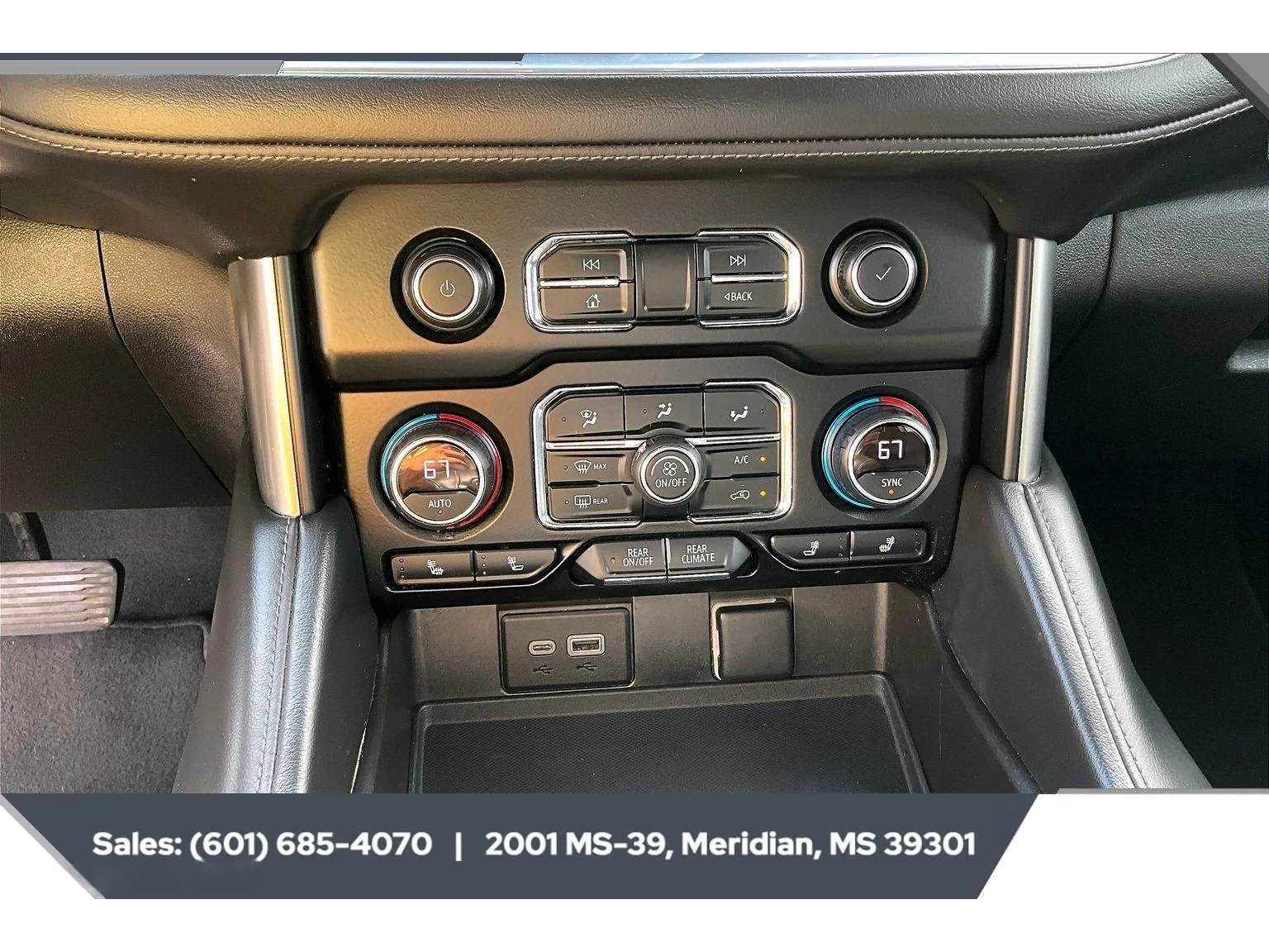Used 2021 black Chevrolet Z71 image 23