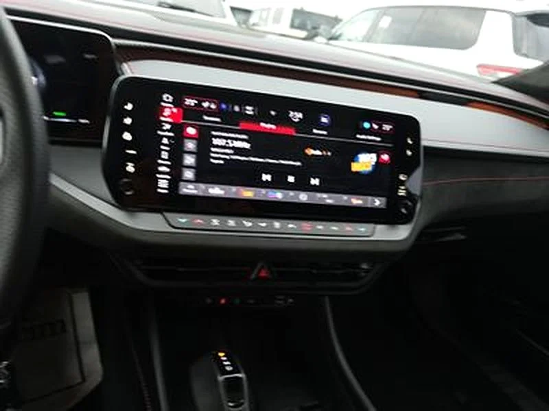 Used 2024 Silver Dodge R/T Scat Pack image 17