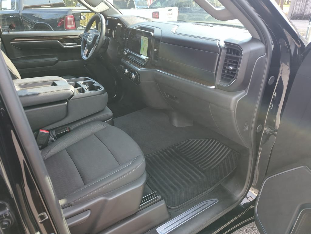 Used 2025 Black GMC Elevation image 32