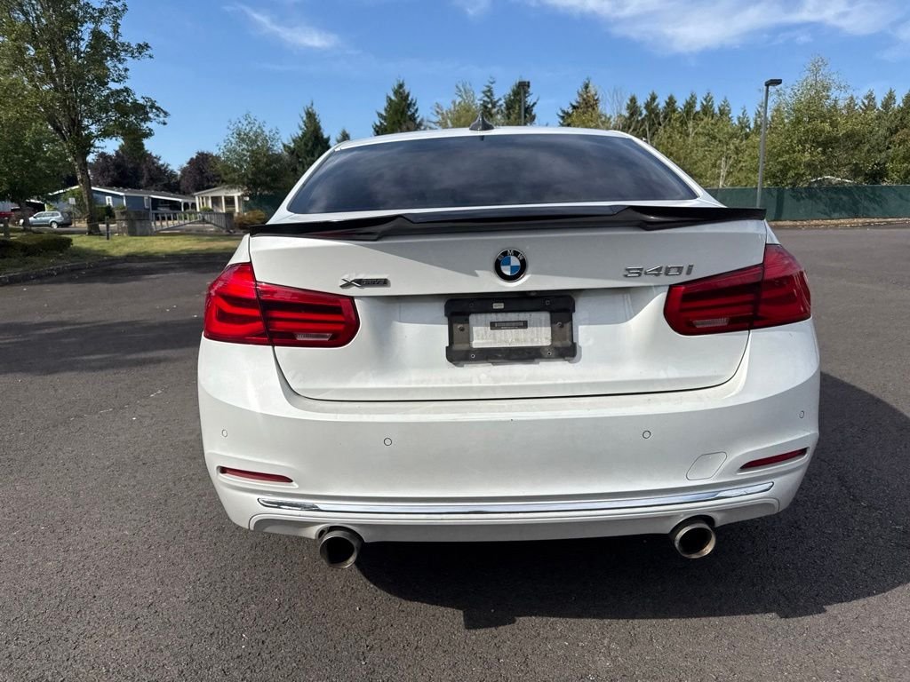 Used 2018 Mineral White Metallic BMW 340i xDrive image 6