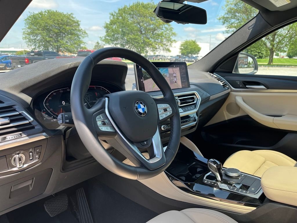 Certified Used 2025 Alpine White BMW xDrive30i image 31