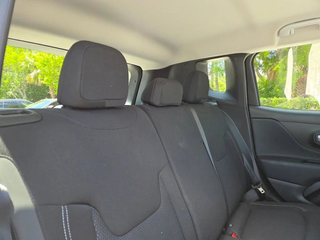 Certified Used 2023 Alpine White Clearcoat Jeep Altitude image 14