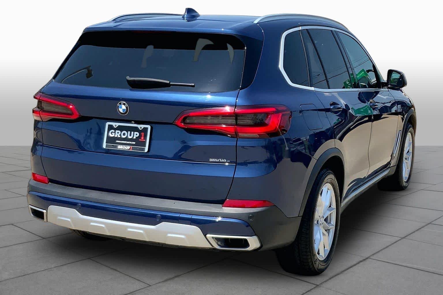 Used 2019 Phytonic Blue Metallic BMW xDrive40i image 11