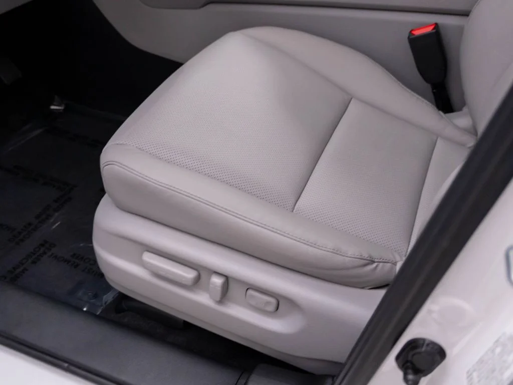 Certified Used 2025 White Honda RTL image 15