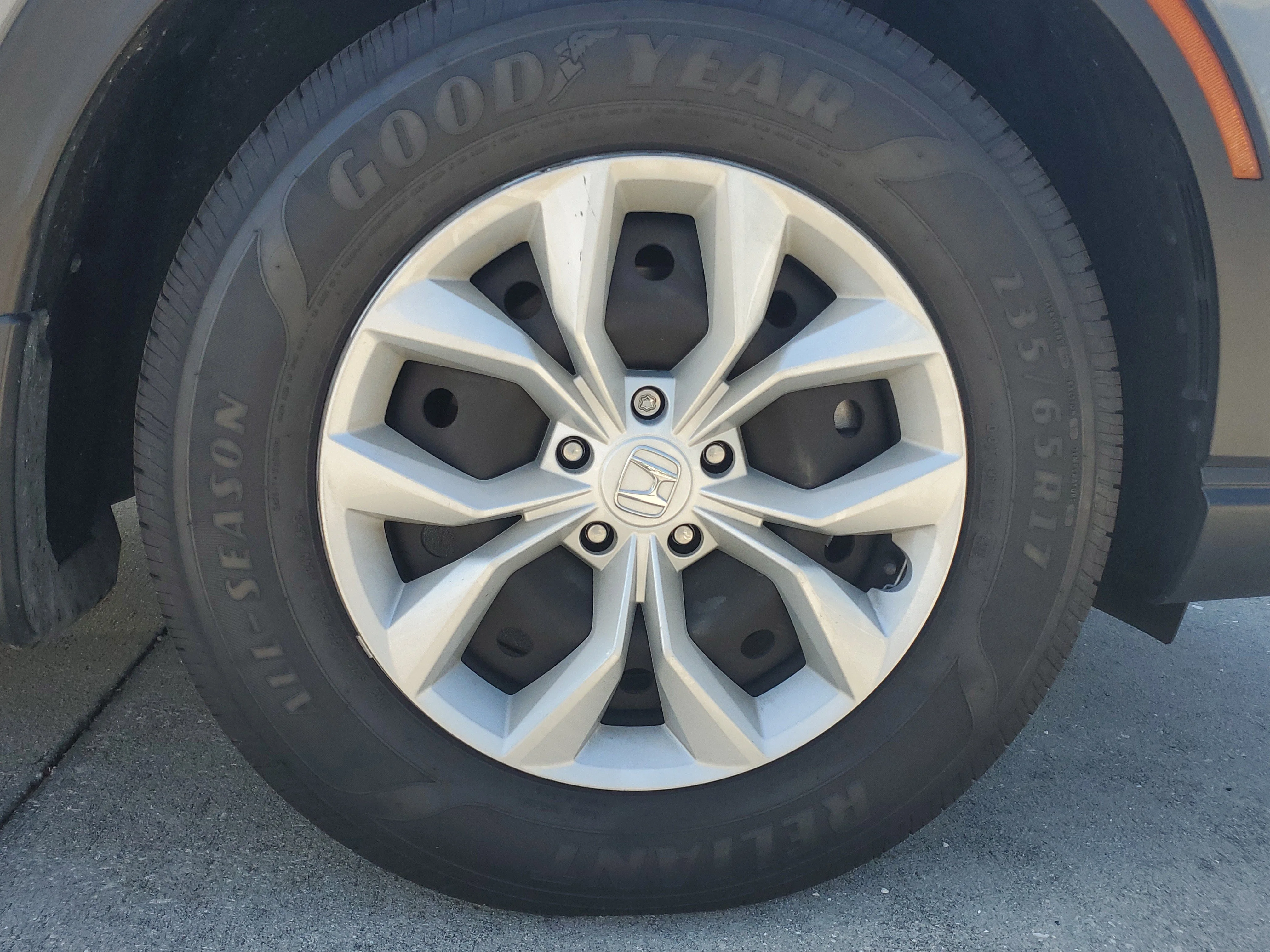 Used 2024 Urban Gray Pearl Honda LX image 6