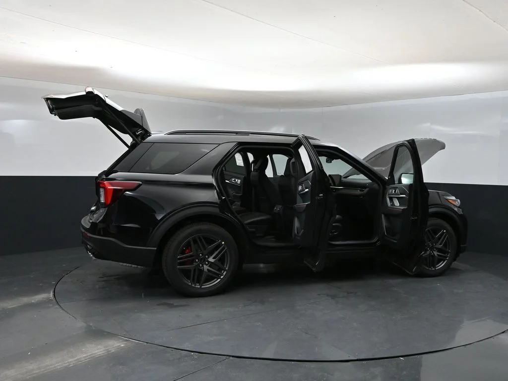 New 2026 Black Ford ST image 39