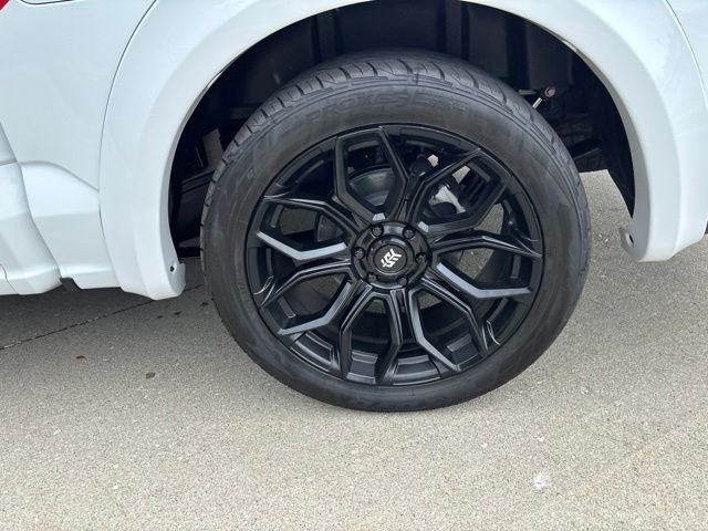 New 2026 Oxford White Ford T-Sport XLT image 42
